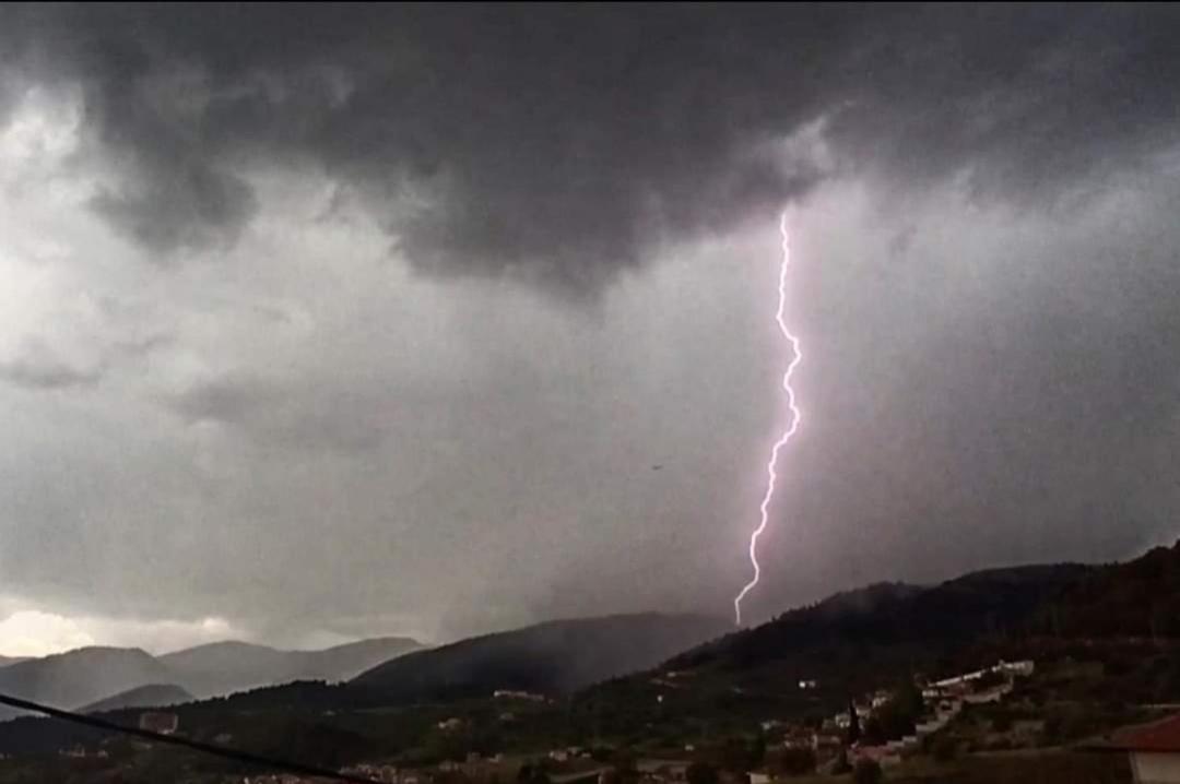 Άγρια Λούλουδα Κατοικία Αρμονία Timfristos Esterno foto